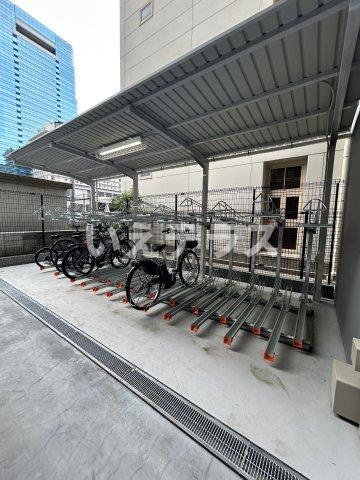ソルテラス神戸栄町通の駐車場