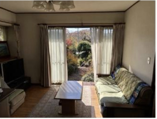 【居間・リビング】 | 比企郡小川町みどりが丘1丁目　中古戸建