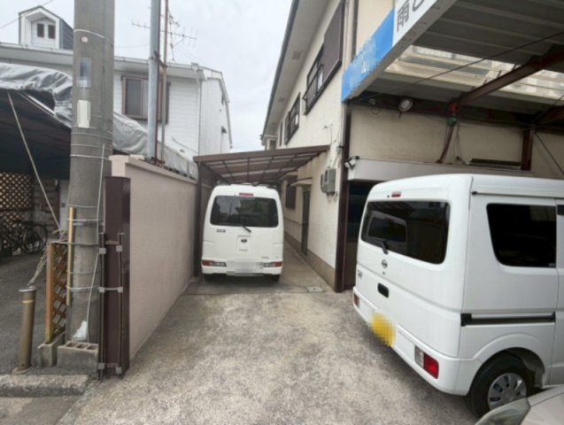 堺市西区菱木3丁戸建の駐車場