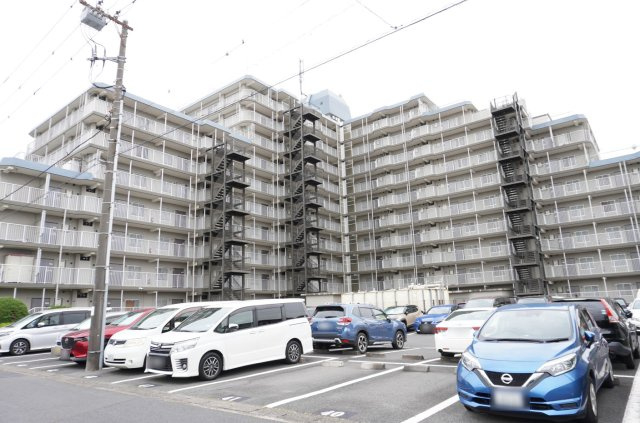 シャルム北越谷B棟の外観