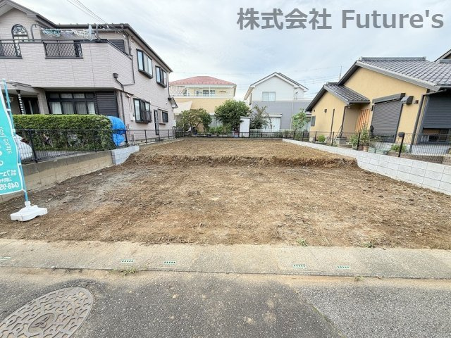 吉川市きよみ野2丁目　建築条件無し売地の外観|■南東側6ｍ公道に面した立地で駐車もラクラクです