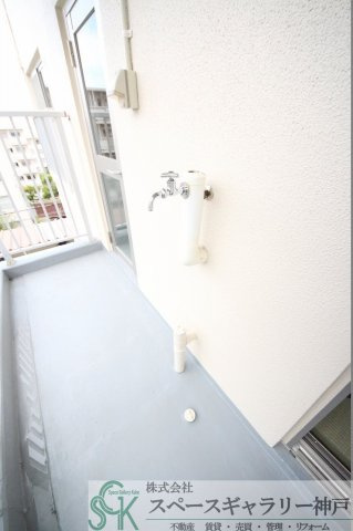 東垂水住宅のバルコニー|※お部屋により仕様が異なる場合があります。