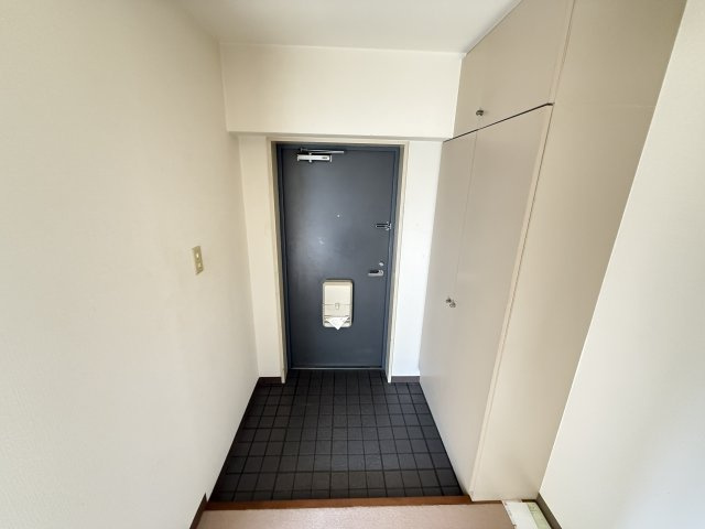 グランドシャトー西明石の玄関