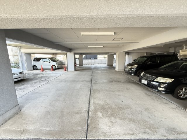 グランドシャトー西明石の駐車場