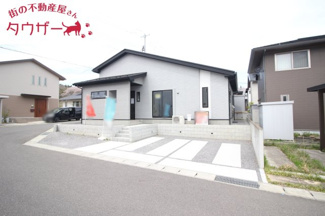 【外観】 | 油井小学校・安達中学校区　二本松市油井　-リガーレⅠ&Ⅱ-　２期　全２棟　２号棟 | 駐車スペース３台以上の広々とした敷地です♪　外水道もついていますので洗車に便利！