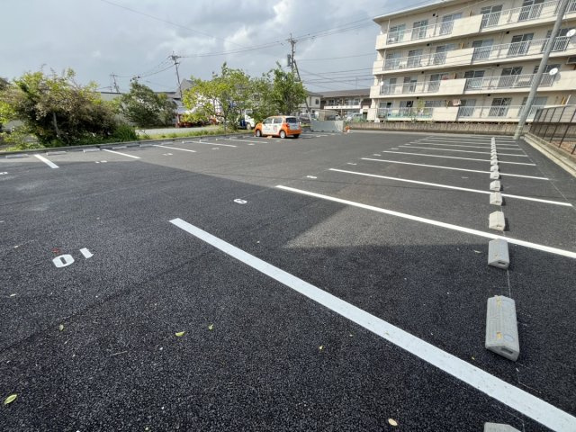 CONTROの駐車場