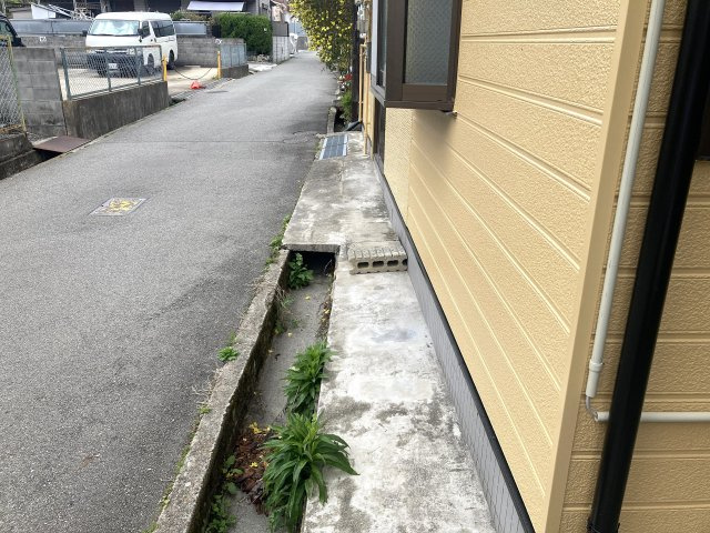 鈴蘭台北町2丁目テラスのその他共用部分|玄関前には駐輪出来るスペース有ります