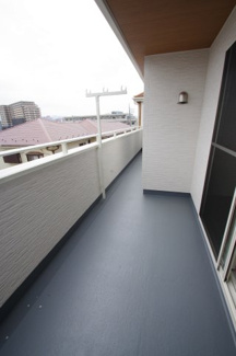 【バルコニー】 | 【仲介手数料無料！！】日野市西平山5丁目　新築戸建て（全1棟）1号棟　5980万円 | ワイドバルコニー
