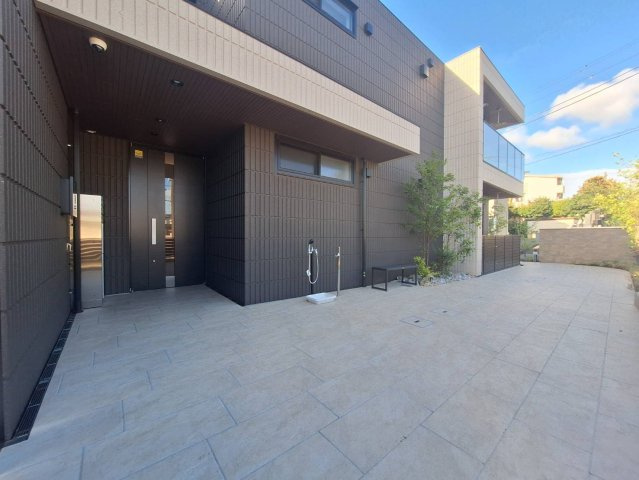 Ｙ’ｓ　Ｆ　Ｒｅｓｉｄｅｎｃｅ　Ⅰのエントランス