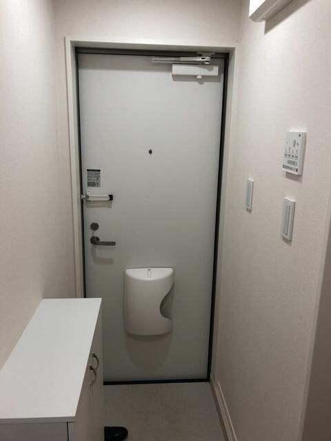 ヒルズ篠原東三丁目の玄関
