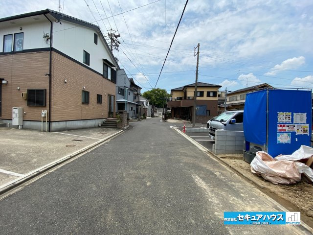 【同施工物件ご案内可】名古屋市南区鳥栖1丁目　全3棟の前面道路含む現地写真|事前予約にて現地ご見学いただけます！お気軽にお問い合わせください♪
■株式会社　セキュアハウス■
住宅ローンに強く、知識、経験豊富なスタッフ在籍
お客様に寄り添い、ご成約後もサポート致します。
