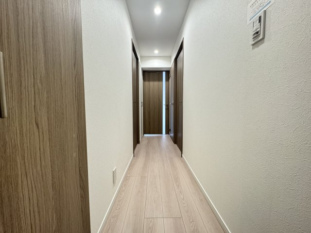 シャルム南砂町の玄関|白を基調とした明るい空間です♪