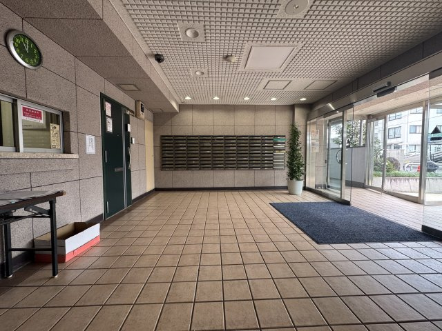 シャルム南砂町のエントランス|清掃の行き届いたエントランスです♪