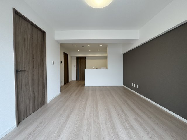 シャルム南砂町の居間・リビング|15畳のゆとりのあるLDKです♪