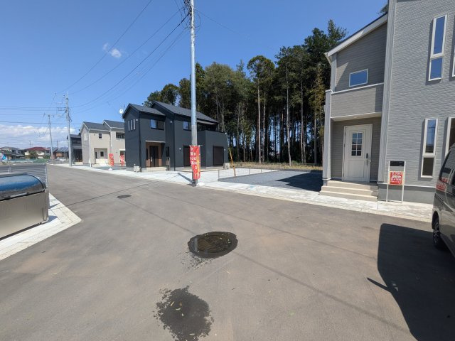 かすみがうら市下稲吉2期　新築戸建て　4号棟の前面道路含む現地写真|現地案内会開催中です！ 平日のご見学も可能です。 お気軽にお問い合わせください♪ 【リアライズ不動産】 0297-86-8370まで♪