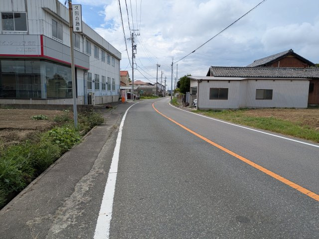 クレイドルガーデン常滑市西阿野町第1　3号棟の前面道路含む現地写真|●○前面道路○●
南側の約１０ｍの前面道路。