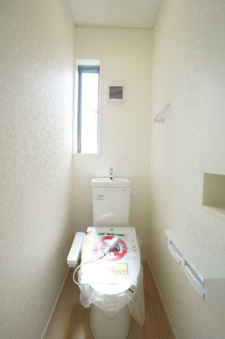 クレイドルガーデン常滑市西阿野町第1　2号棟のトイレ|水機能付き温水洗浄便座です！！