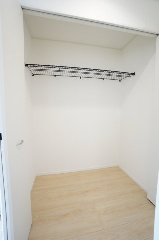 クレイドルガーデン常滑市西阿野町第1　1号棟の収納|玄関の大型収納はファミリークローゼットとしてもお使いいただける便利な収納！