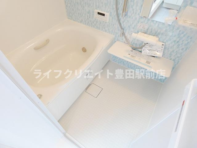 トレフル日野の浴室