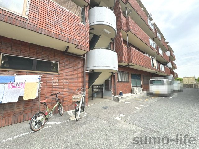 シェリール北園田のエントランス