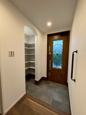  | 等々力１区画 | タカラスタンダードのシステムキッチン　フルフラット対面キッチンで、リビングとダイニングとの隔たりが無く、開放感があります