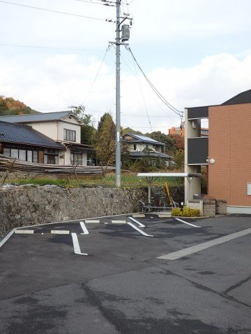 オンフォレストギオンの駐車場|駐車場があるので、車を買う予定の方も安心です