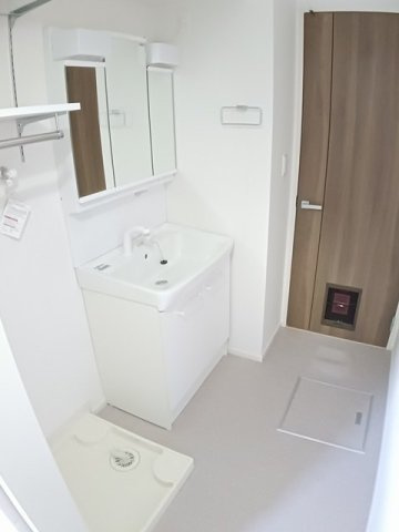 ラルジュ・オロールＡの洗面所|コンパクトで使いやすい洗面所
