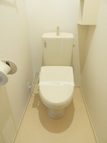 カレントＡのトイレ|落ち着いた色調のトイレです