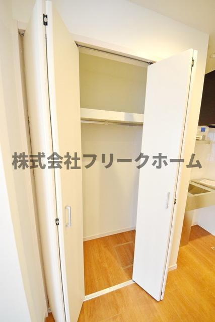 小金井市緑町５丁目のアパートの収納