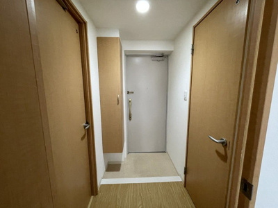 【玄関】 | ラ フィーヌ フジ | ※同タイプの写真となり、実際のお部屋とは異なる場合があります