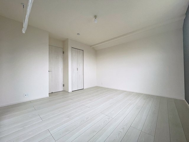 新築戸建・新築建売　郡山市安積町南長久保一丁目2期　安積第三小・安積第二中の洋室|9帖の洋室は広々としておりご夫婦の主寝室としておすすめです！