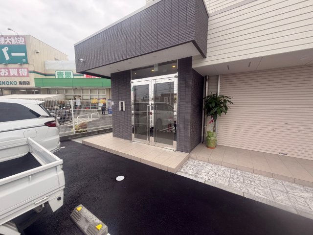 ブランキューブ南摂津のエントランス