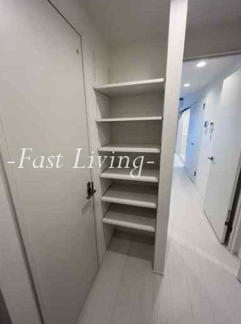 TAZ Buildingの収納
