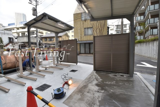 グランハイツ曙橋の駐車場
