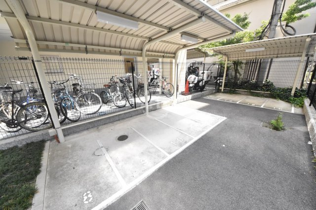 エステムコート梅田・天神橋IIグラシオの駐車場|エステムコート梅田・天神橋Ⅱグラシオ　バイク置き場