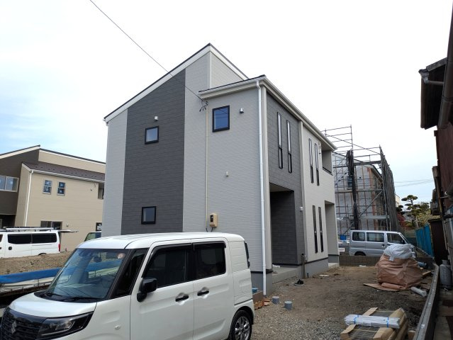 【いわき市四倉町上仁井田／全6棟5号棟】　プライベートに配慮した4LDK☆の外観|駐車場に車を止められます