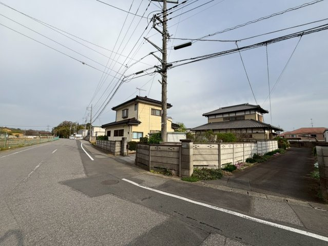 古河市茶屋新田　中古戸建の前面道路含む現地写真|2026年4月13日撮影