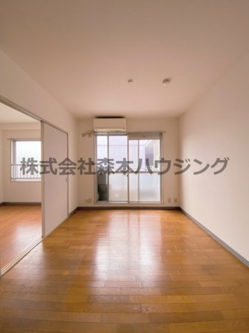 【居間・リビング】 | 　チェリー広野 | ゆったり過ごせる居間です