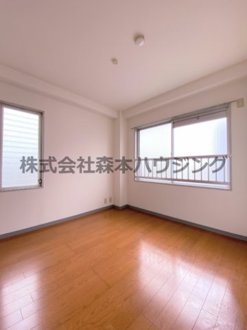 【洋室】 | 　チェリー広野 | 明るい洋室です