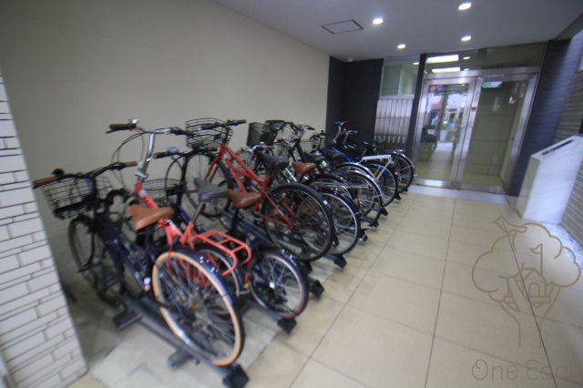サクシード南森町のエントランス