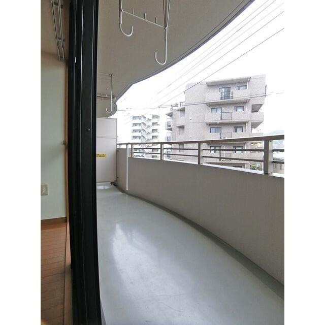 川崎市多摩区登戸の賃貸マンションのバルコニー