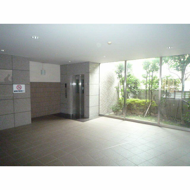 川崎市多摩区登戸の賃貸マンションのロビー