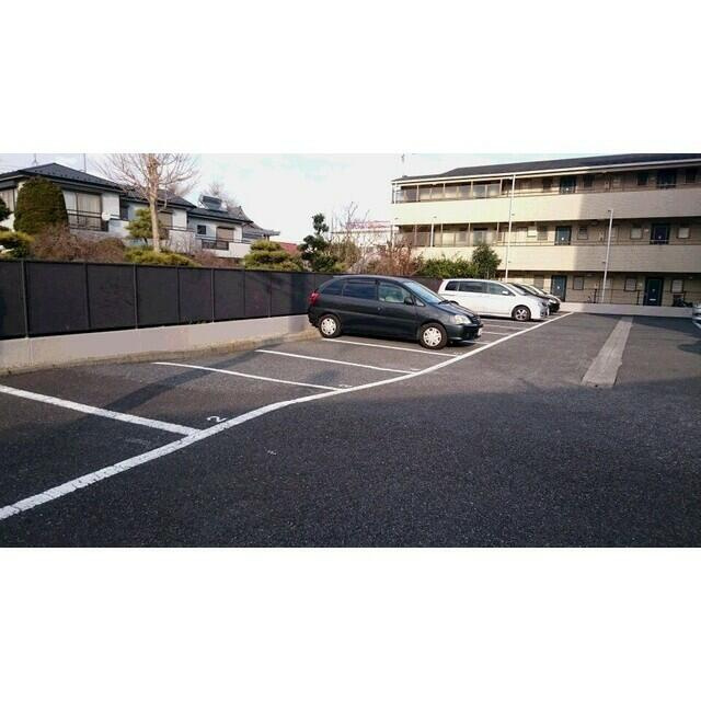 川崎市多摩区登戸の賃貸マンションの駐車場