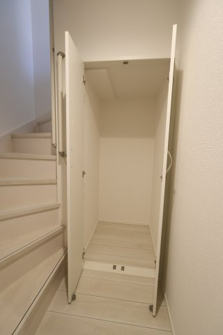 《仲介手数料無料》南区南浦和４丁目3-17新築一戸建てミラスモの収納