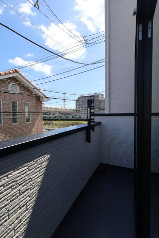 《仲介手数料無料》南区南浦和４丁目3-17新築一戸建てミラスモのバルコニー