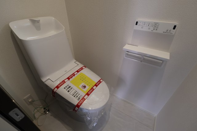 《仲介手数料無料》南区南浦和４丁目3-17新築一戸建てミラスモのトイレ