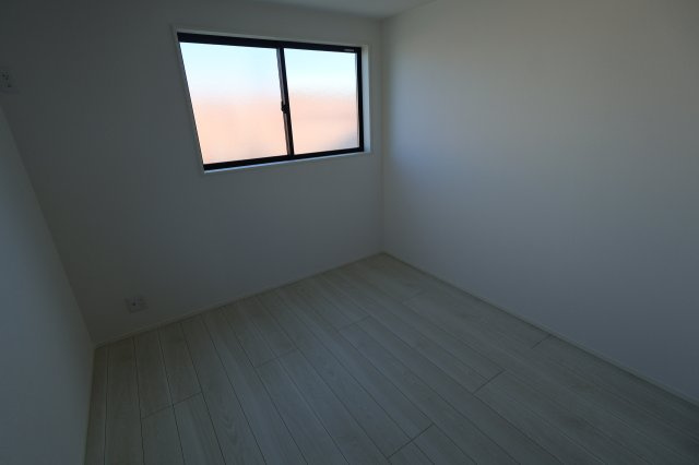 《仲介手数料無料》南区南浦和４丁目3-17新築一戸建てミラスモの洋室