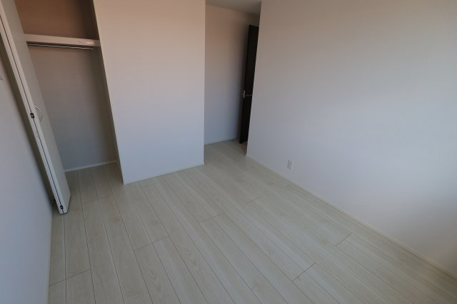 《仲介手数料無料》南区南浦和４丁目3-17新築一戸建てミラスモの洋室