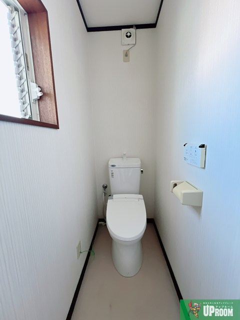 小針梅木戸建のトイレ