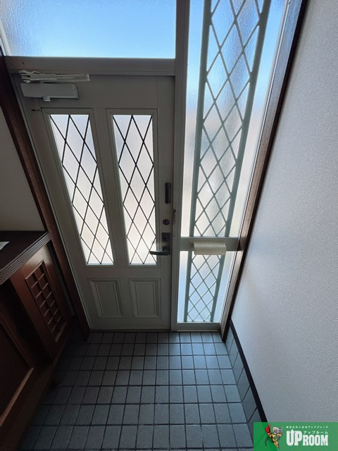 小針梅木戸建の玄関